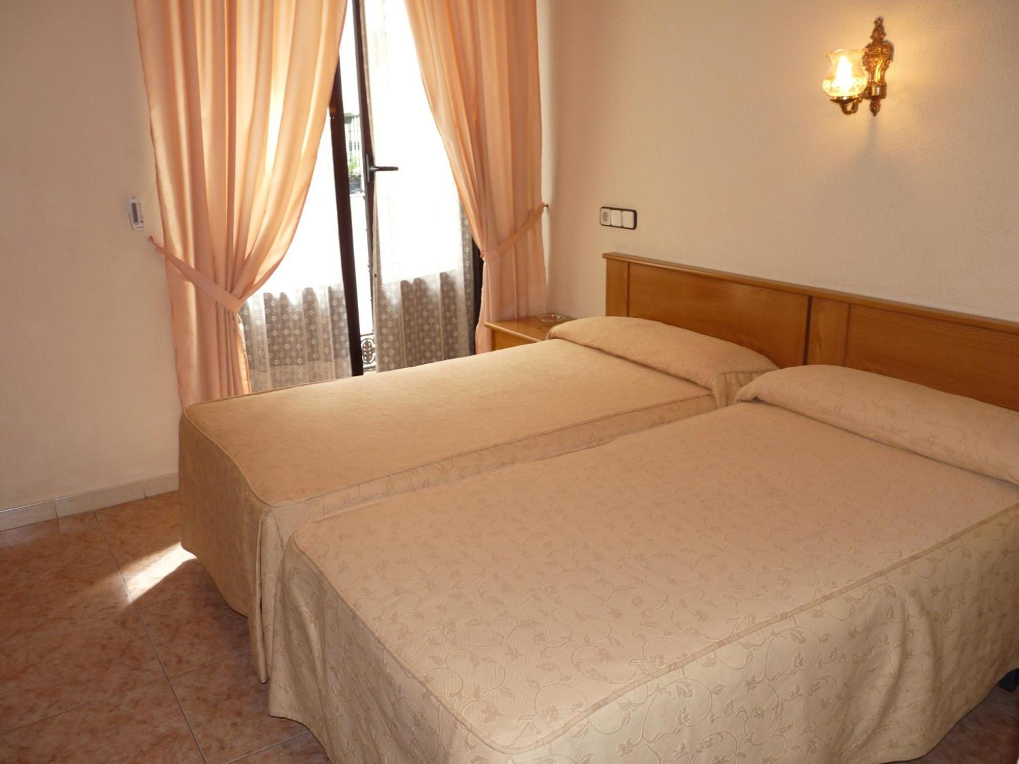 Hostal Fernandez — Fotos 1